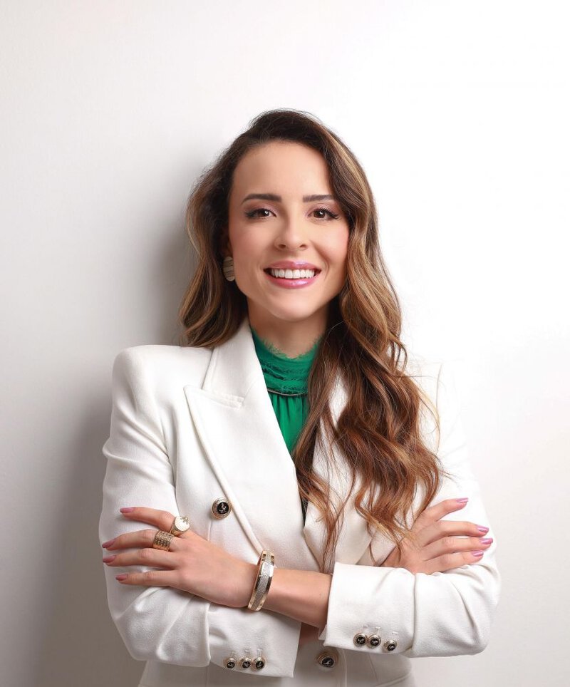 Dra. Taisa Godoy Guzzela — Médica Dermatologista